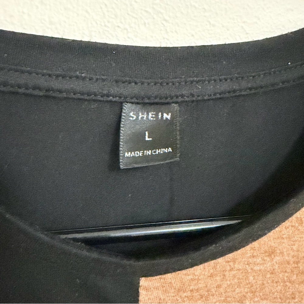 SHEIN Black and Tan Short Sleeve Tee - Picture 2 of 3